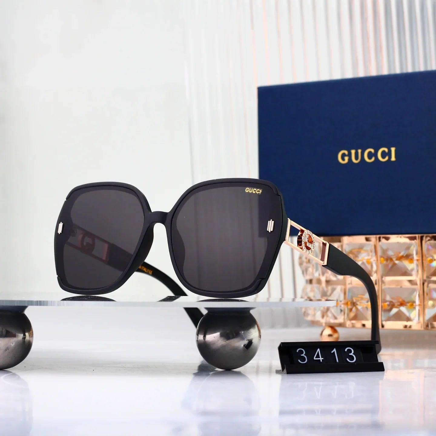 Full frame square sunglasses