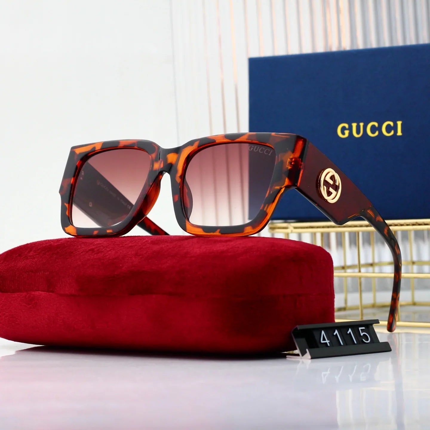 Cat-eye full frame sunglasses 4415