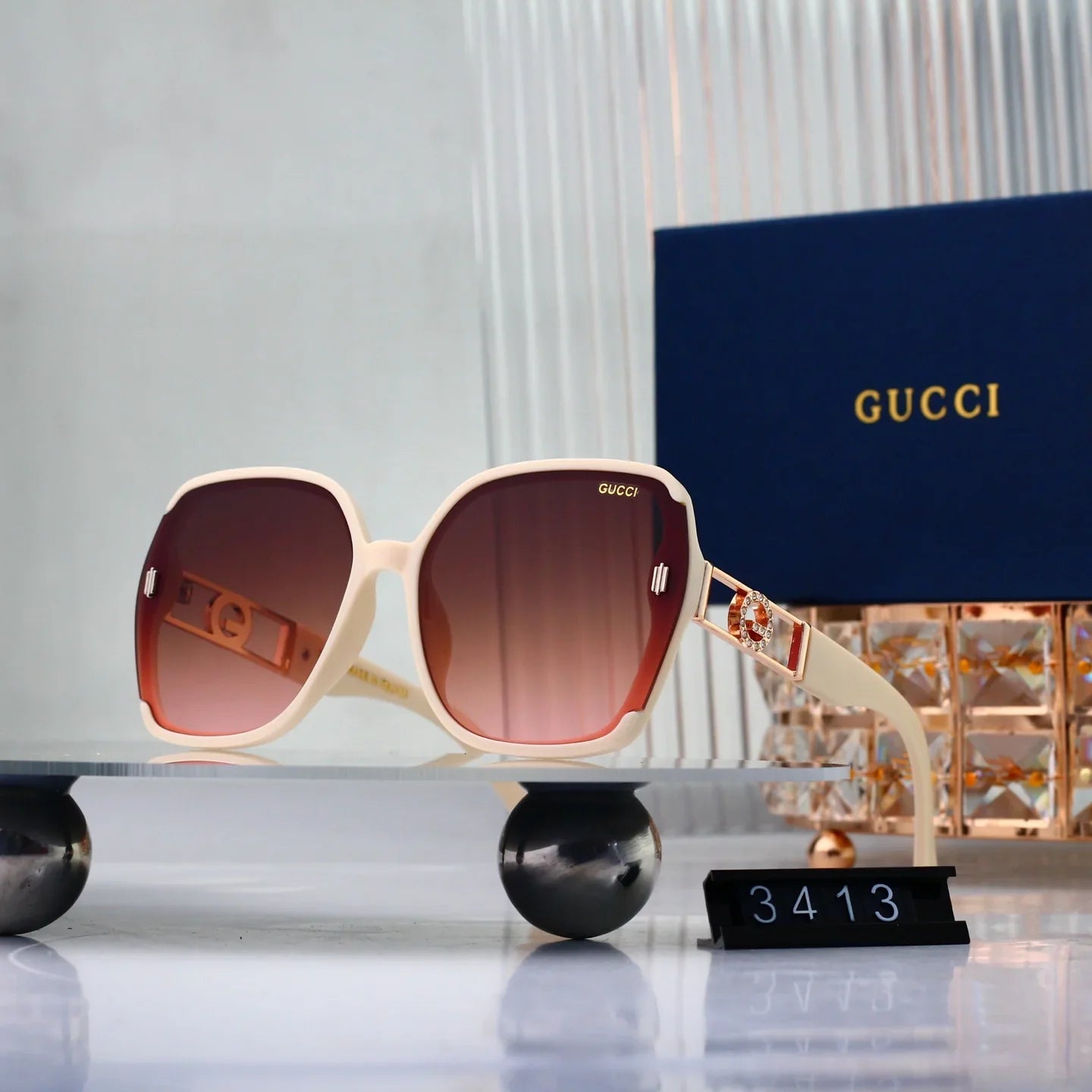 Full frame square sunglasses