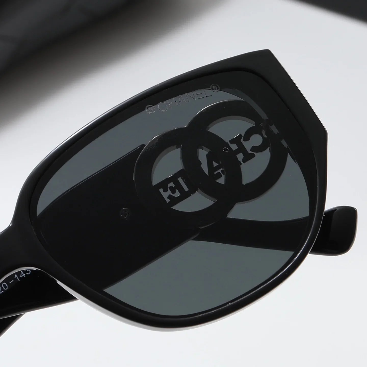 5 colors of fashionable and popular sunglasses for gifts 4200
