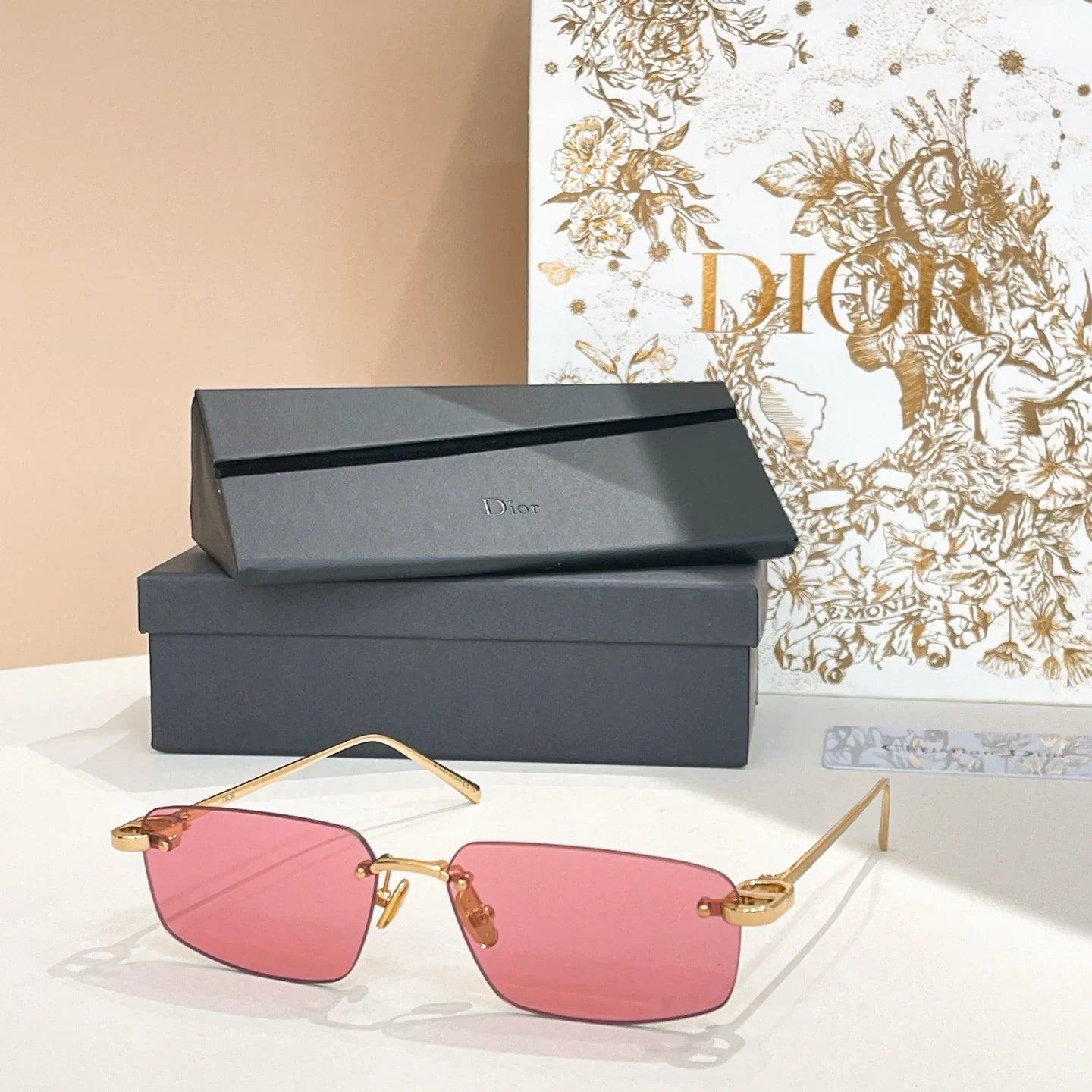 Metal frameless sunglasses